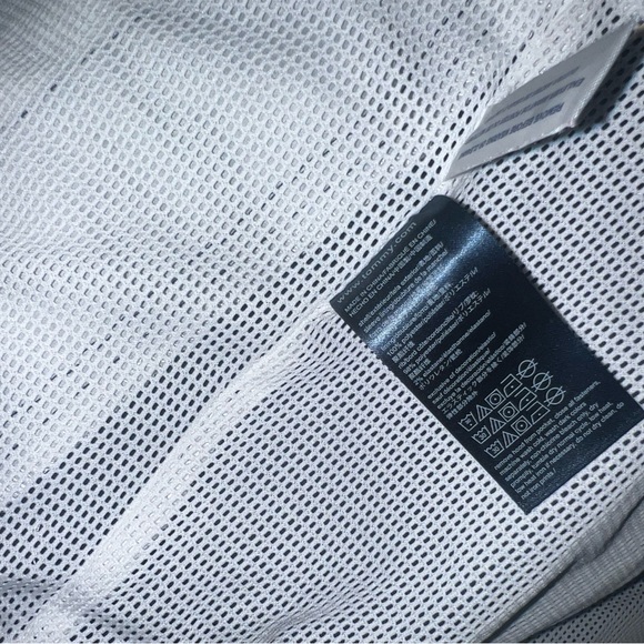 •LIKE NEW•TOMMY HILFIGER Jacket - Picture 14 of 15